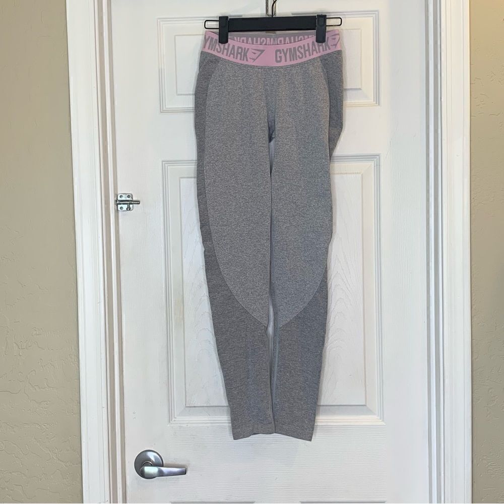 Gymshark Flex Leggings Size Small Gray with Pink Waistband